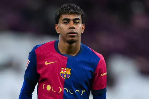 برشلونة يسعى لمنع انضمام لامين يامال إلى منتخب إسبانيا